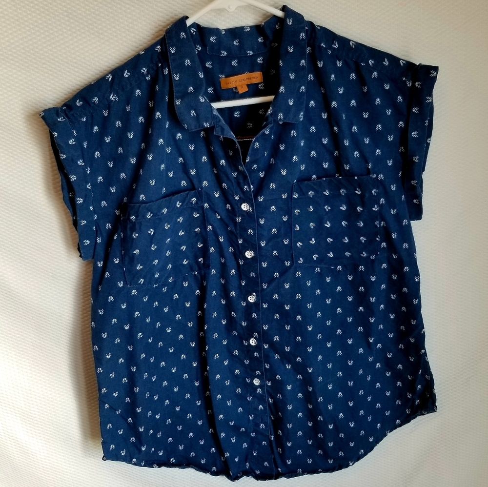 Sleeveless shirt